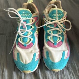 Nile Air 270 react pink and turquoise